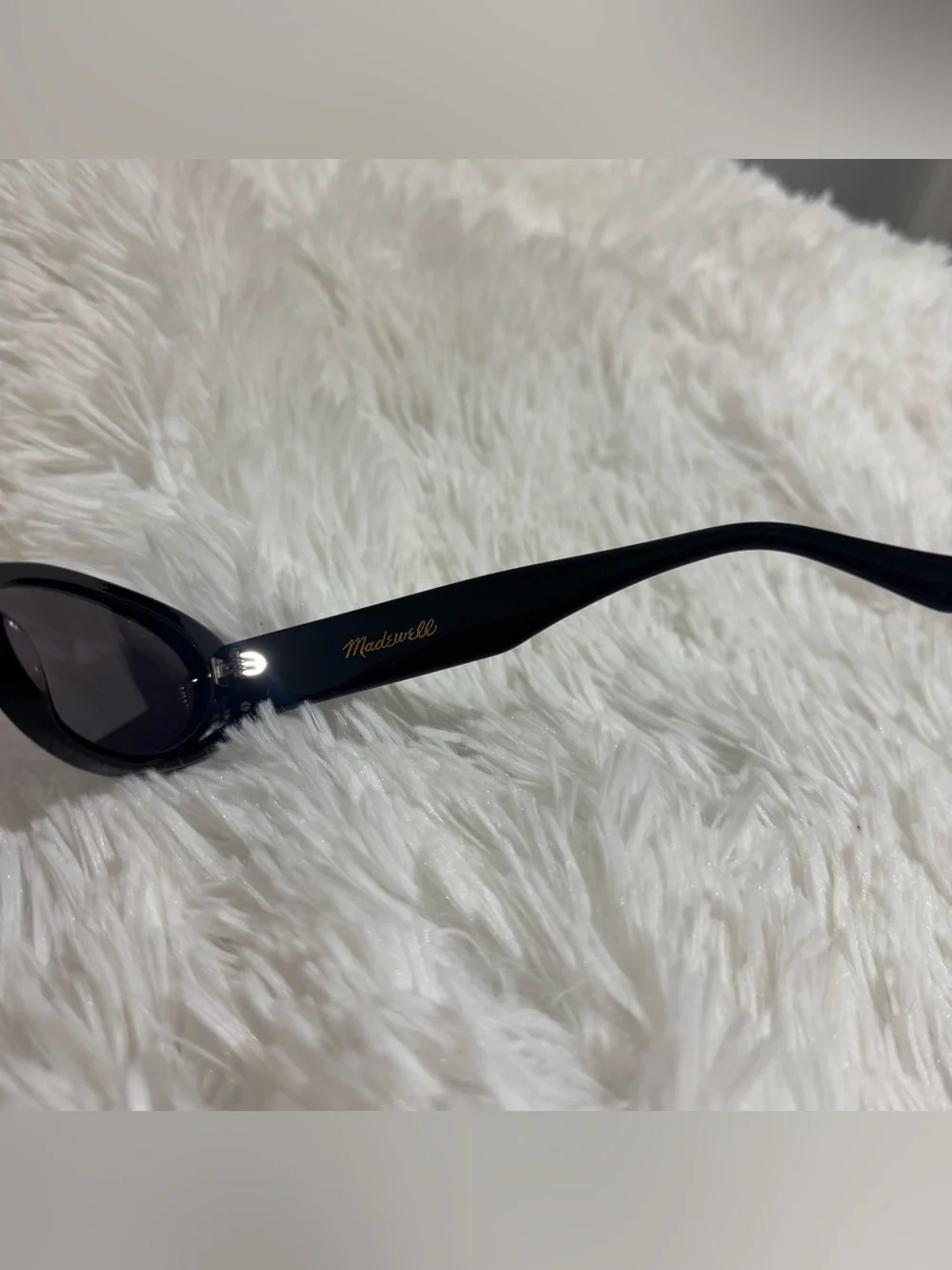 Madewell Skinny Oval Sunglasses - Black and Gold